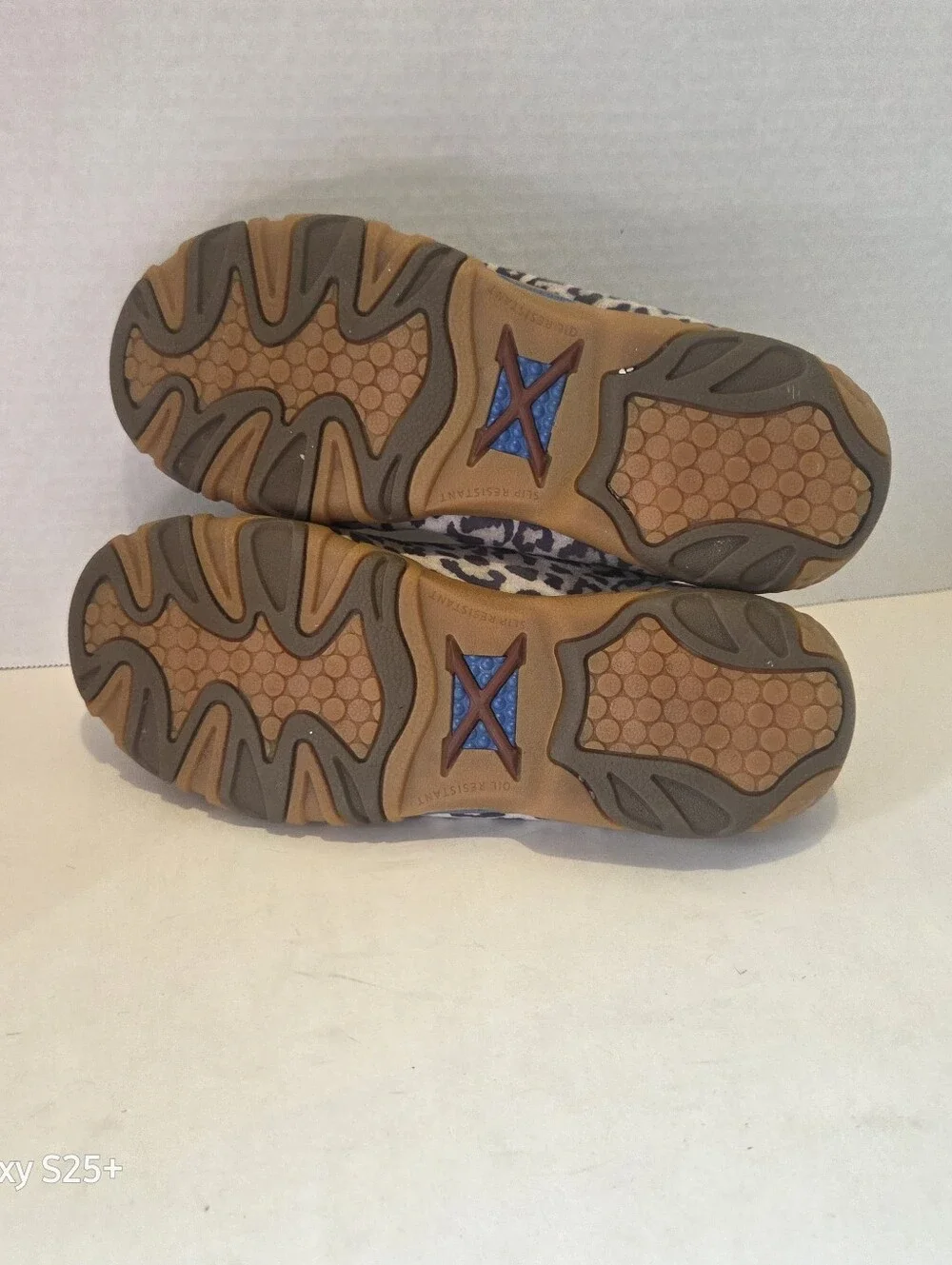 Twisted X Distressed Women's Leopard Cheetah Print Boat Driving Mocs Size 7.5